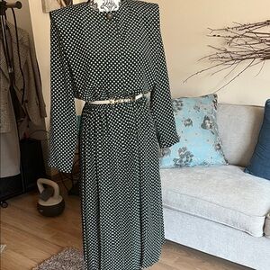 Vintage Leslie Fay Green and White polka flowers Midi Dress